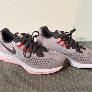 NWT Nike Winflo 4 shoes size 8.5